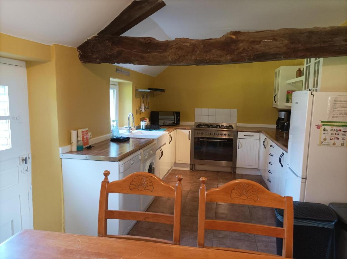 La Petellerie, Maison De Campagne Avec Piscine Pour Un Sejour Detente Moyon Exterior photo