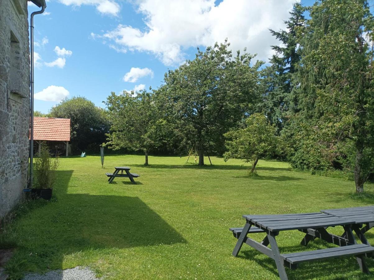 La Petellerie, Maison De Campagne Avec Piscine Pour Un Sejour Detente Moyon Exterior photo