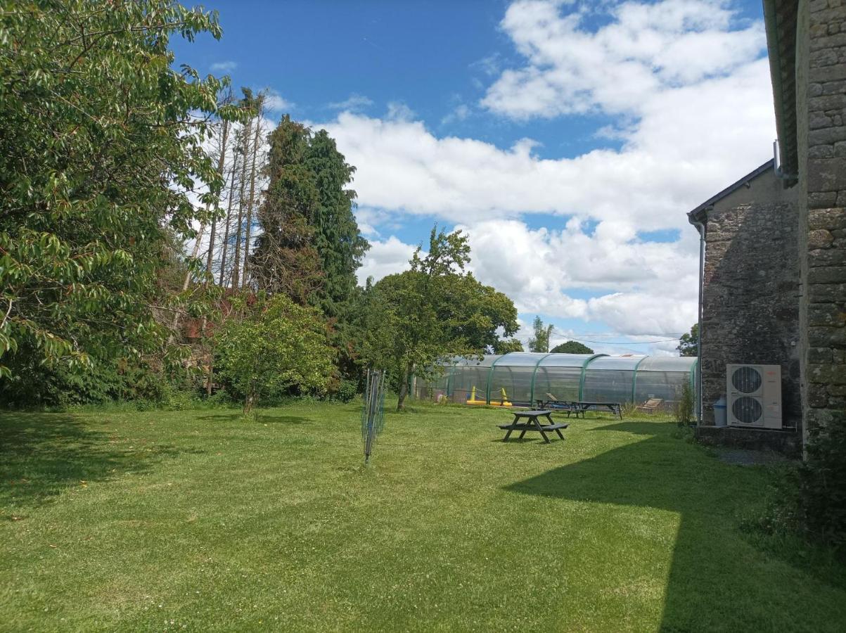 La Petellerie, Maison De Campagne Avec Piscine Pour Un Sejour Detente Moyon Exterior photo